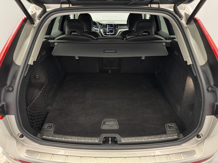 Volvo XC60 B4 MOMENTUM PRO AUT CZ 2.0 Momentum