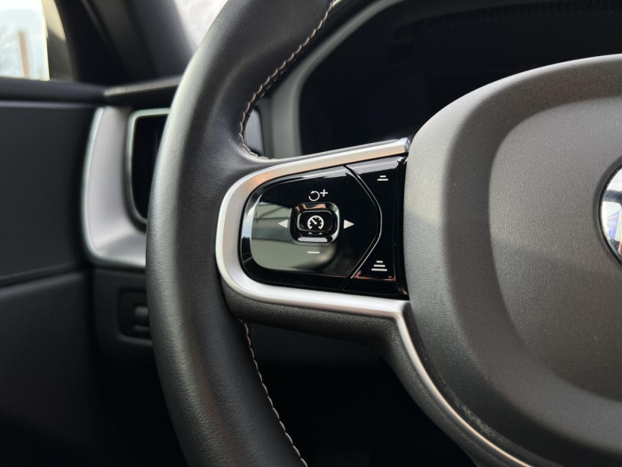 Volvo XC60 T8 AWD R-DESIGN Aut 1.maj.