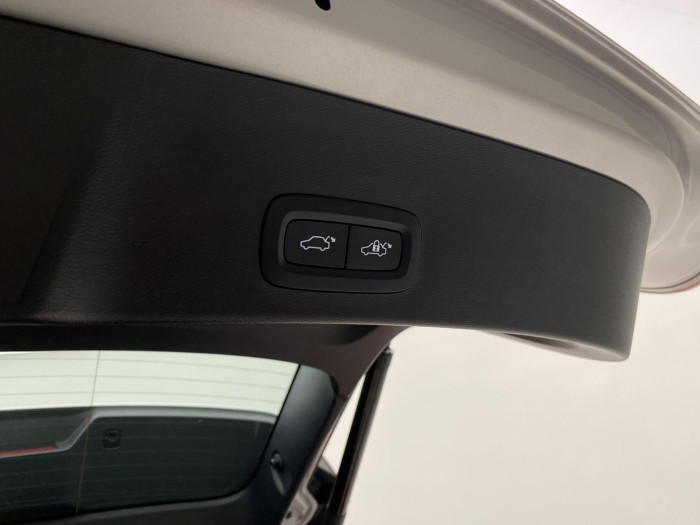 Volvo XC40 B3 DARK PLUS AUT CZ