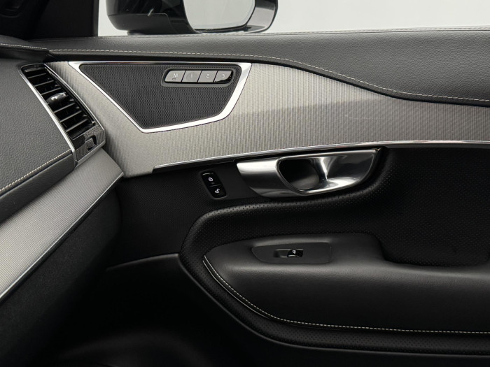 Volvo XC90 B5 AWD R-DESIGN AUT CZ