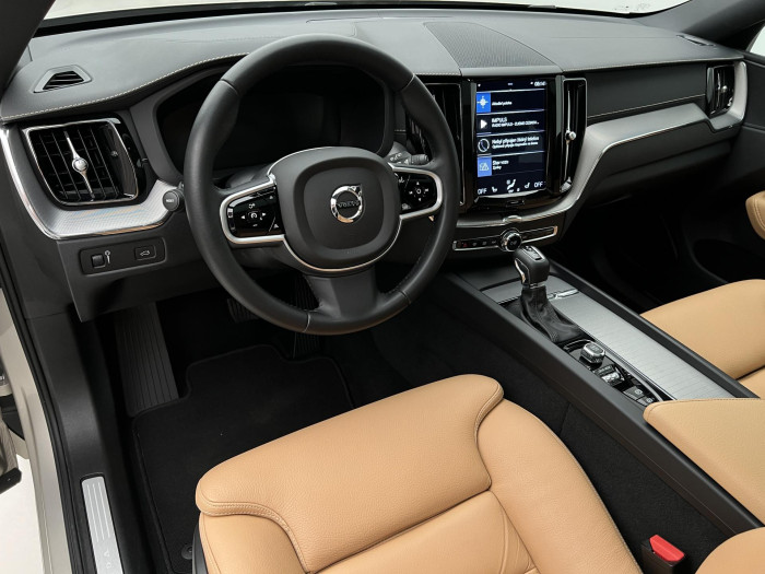 Volvo XC60 T5 AWD INSCRIPTION AUT CZ
