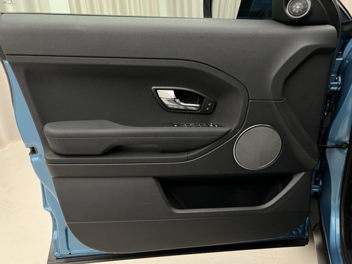 Land Rover Range Rover Evoque 2.2 TD4 AWD AUT CZ REZERVACE 2.2 TD