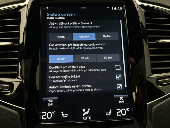 Volvo XC90 B5 AWD R-DESIGN 7MÍSTNÁ AUT