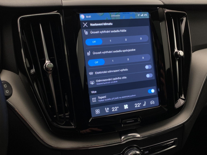 Volvo XC60 T6 AWD PLUG-IN DARK PLUS CZ