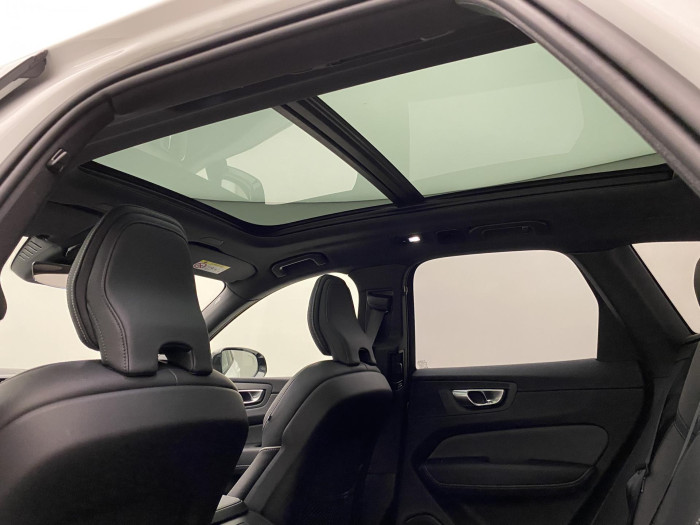 Volvo XC60 T6 AWD PLUS RECHARGE AUT 1.maj