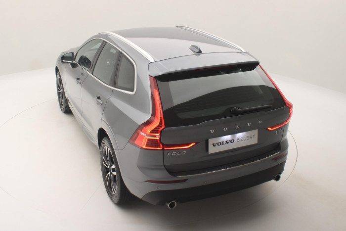 Volvo XC60 B4 AWD MOMENTUM AUT 2.0 Momentum
