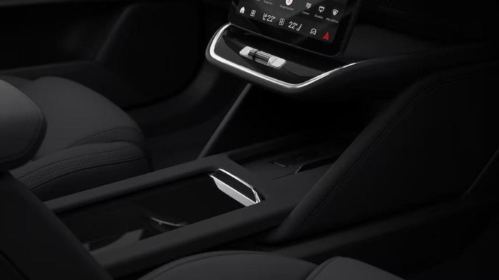 Volvo ES90 PURE ELECTRIC CORE