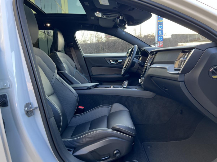 Volvo V60 B4 R-DESIGN Aut 1.maj.