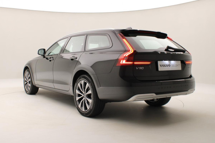 Volvo V90 CC B4 AWD PLUS AUT 1.maj