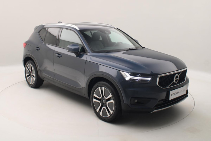 Volvo XC40 B4 MOMENTUM AUT REZERVACE 2.0 Momentum