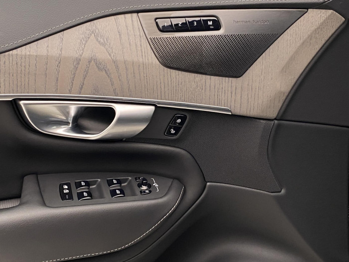 Volvo XC90 B6 AWD BRIGHT PLUS REZERVACE