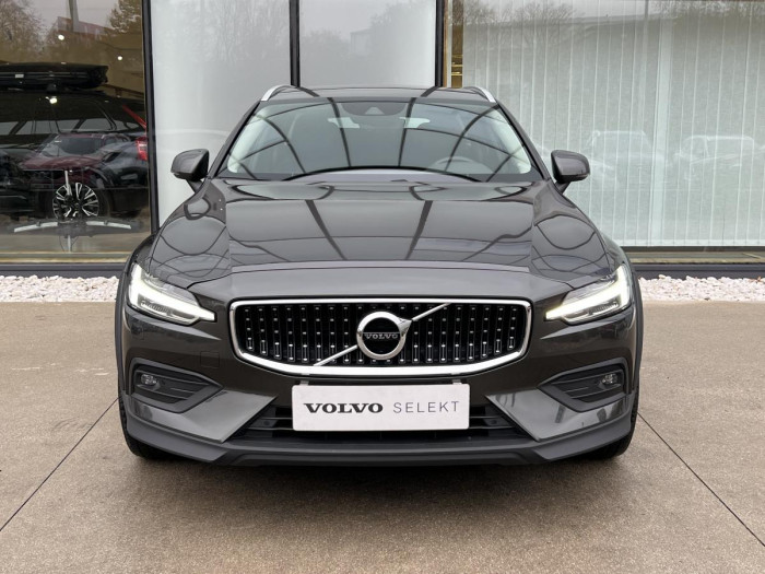 Volvo V60 CROSS COUNTRY B4 AWD REZERVACE