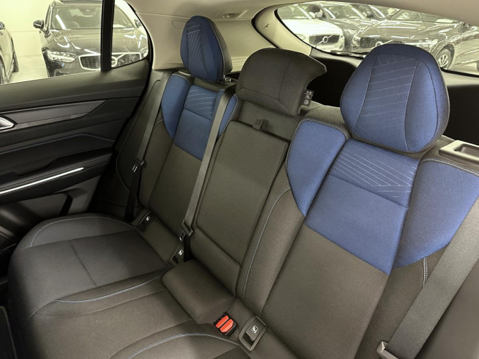 Lynk & Co 01 PHEV DCT AUT 1.maj. REZERVACE