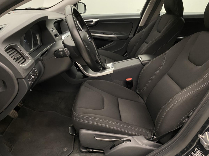 Volvo V60 D2 NAVIGACE 1.maj. REZERVACE 2.0 d