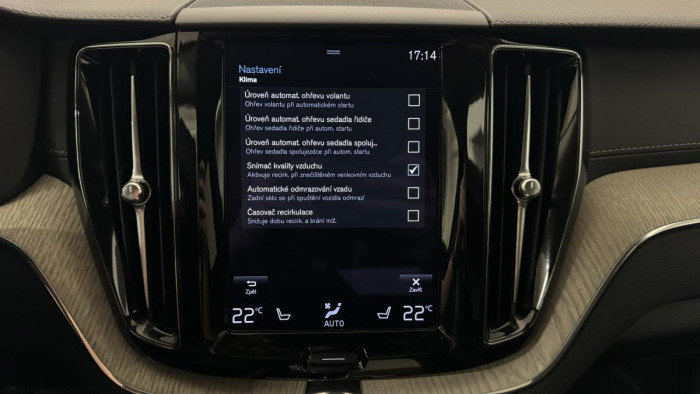 Volvo XC60 B5 AWD INSCRIPTION REZERVACE