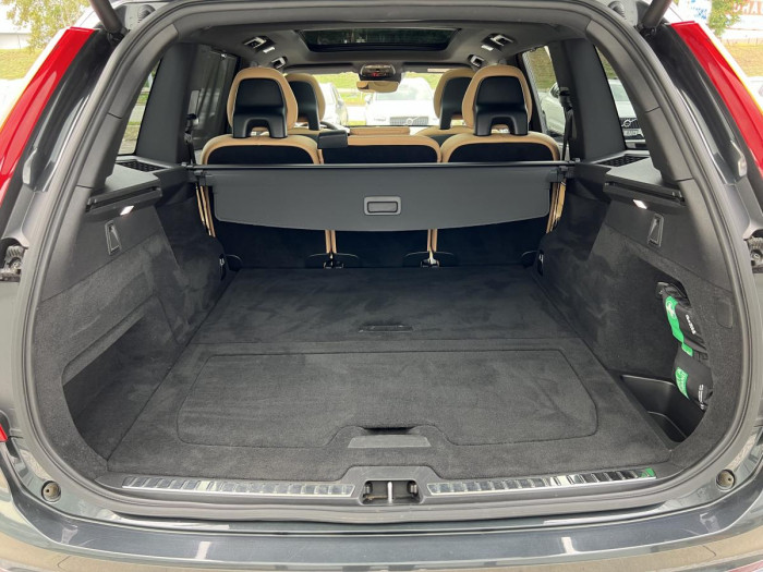 Volvo XC90 B5 AWD INSCRIPTION REZERVACE