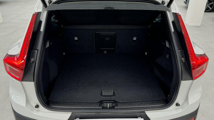 Volvo XC40 T5 TWIN ENGINE REZERVACE