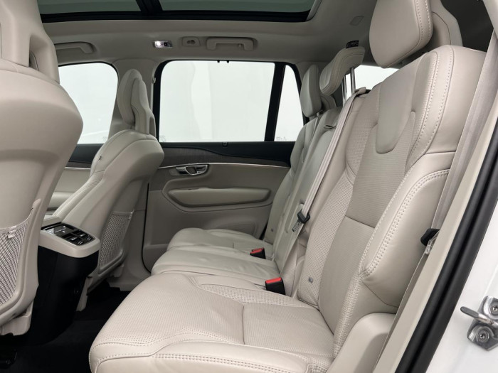 Volvo XC90 B6 AWD INSCRIPTION 7MÍSTNÁ AUT