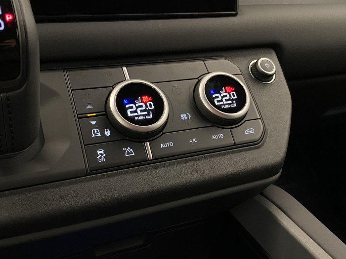 Land Rover Defender 110 D250 X-DYNAMIC SE AWD AUT 3.0 d Dynamic SE