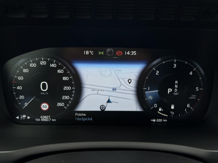 Volvo XC90 B5 R-DESIGN AWD 7MÍSTNÁ Aut