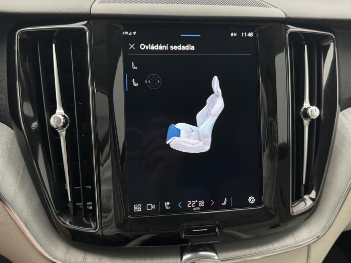 Volvo XC60 T6 AWD RECHARGE DARK 1.maj