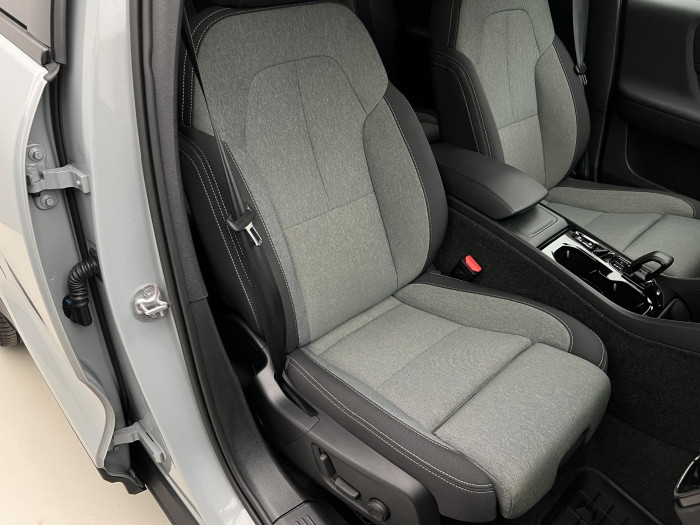 Volvo XC40 B3 PLUS DARK AUT CZ 1.maj.