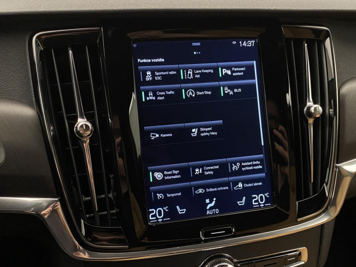 Volvo V90 CC D5 AWD PRO AUT REZERVACE 2.0 d CC CC