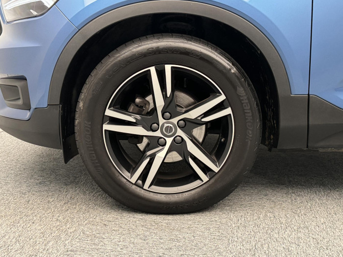 Volvo XC40 T3 R-DESIGN AUT CZ REZERVACE