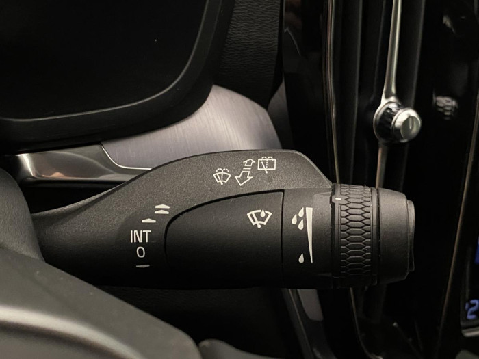 Volvo V60 B4 MOMENTUM AUT REZERVACE 2.0 Momentum