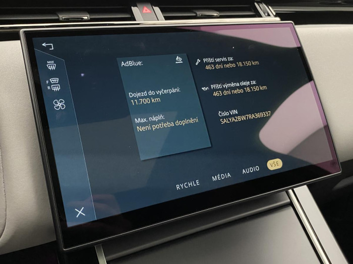 Land Rover Range Rover Velar D300 SE AUT AWD REZERVACE 3.0 d SE