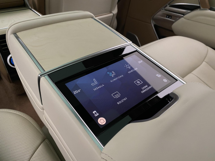 Land Rover Range Rover SV P530 LWB 1.maj.