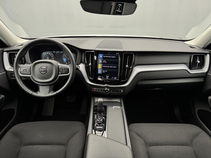 Volvo XC60 B4 AWD MOMENTUM PRO AUT CZ 2.0 Momentum