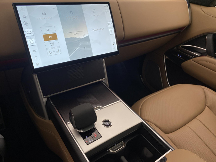 Land Rover Range Rover P550e AUTOBIOGRAPHY SWB