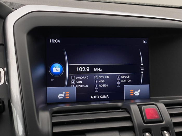 Volvo XC60 D4 AWD MOMENTUM REZERVACE 2.4 d Momentum