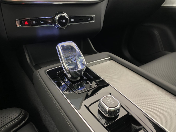 Volvo XC90 B5 AWD BLACK EDITION ULTRA 7 2.0 Edition