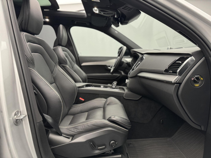 Volvo XC90 B5 AWD R-Design AUT REZERVACE