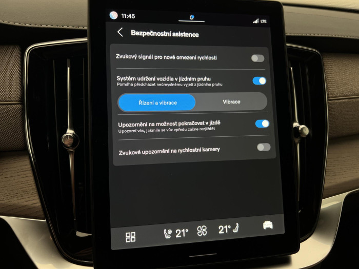 Volvo XC90 T8 AWD RECHARGE PLUS DARK AUT