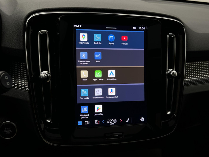 Volvo XC40 B3 ULTRA DARK AUT CZ 1.maj.