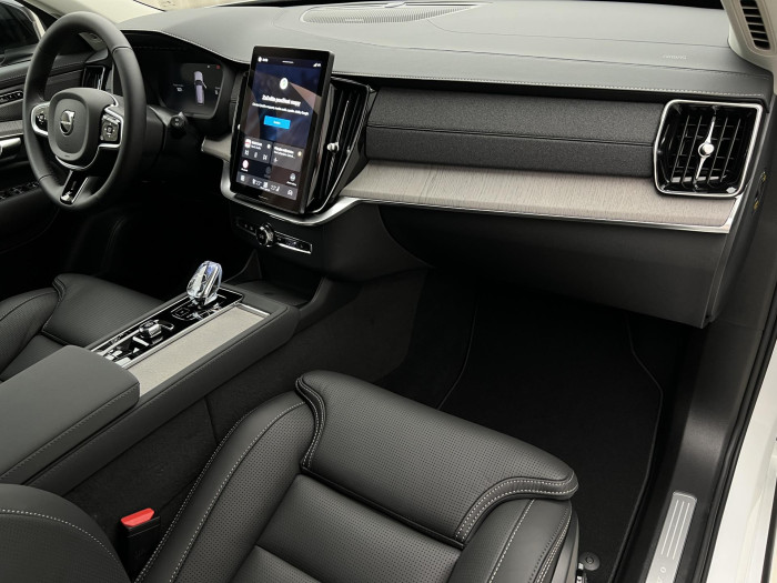 Volvo XC90 T8 AWD RECHARGE DARK PLUS AUT