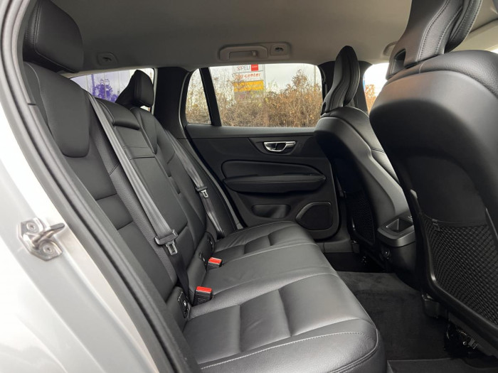 Volvo V60 CROSS COUNTRY B4 AWD Aut 1.maj