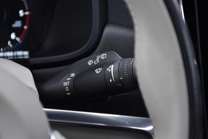 Volvo V90 CC D5 AWD PRO AUT REZERVACE 2.0 d CC CC