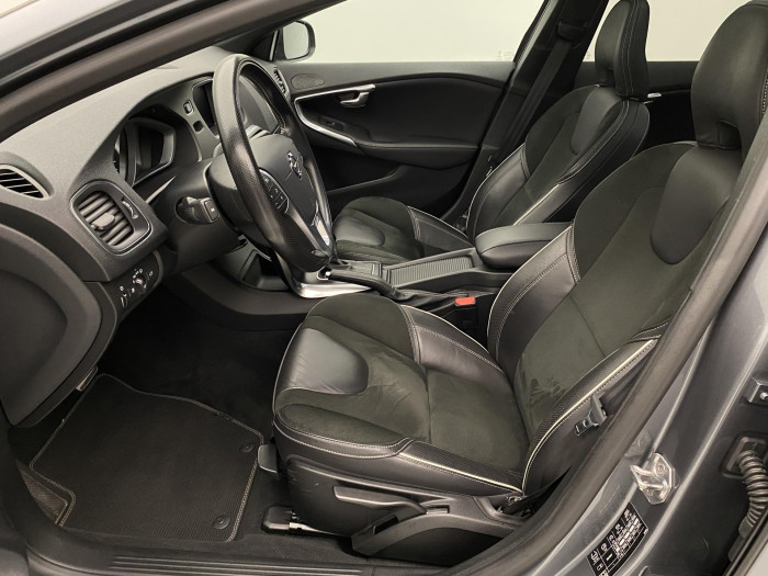 Volvo V40 T3 R-DESIGN AUT