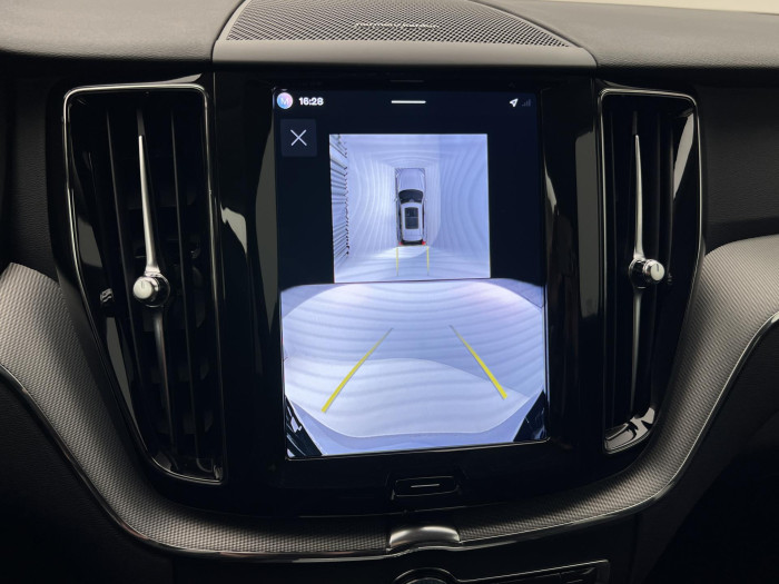 Volvo XC60 B5 AWD PLUS DARK AUT 1.maj.