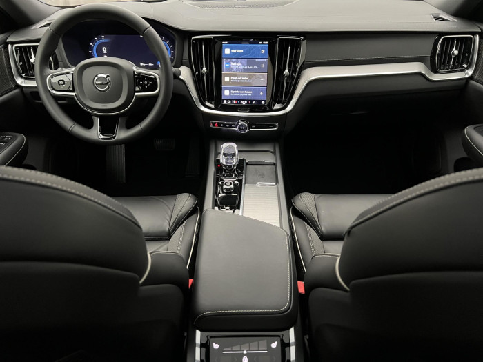 Volvo S60 B5 AWD ULTIMATE DARK AUT 1.maj