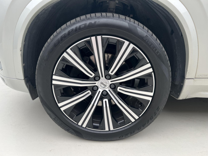 Volvo XC90 B5 AWD INSCRIPTION 7MÍSTNÁ AUT
