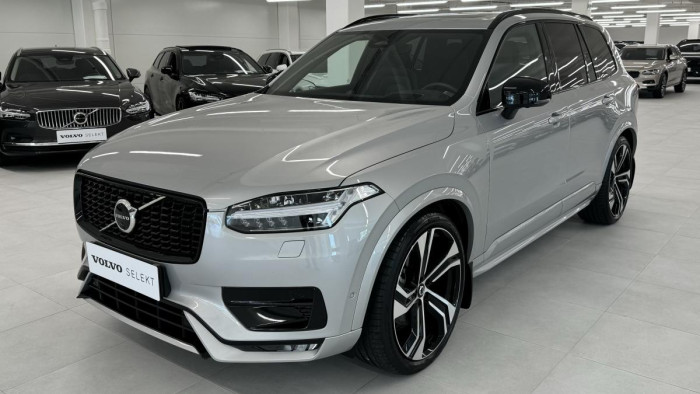 Volvo XC90 B5 AWD ULTIMATE DARK REZERVACE