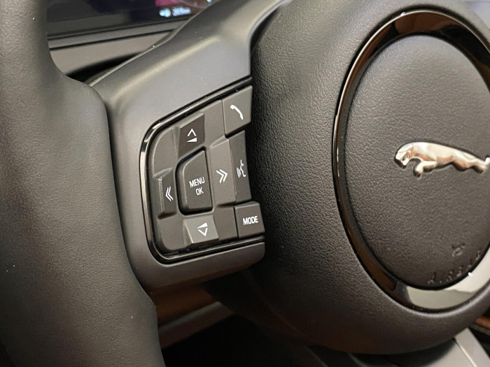 Jaguar F-Type P450 R-DYNAMIC AUT REZERVACE 5.0 Dynamic