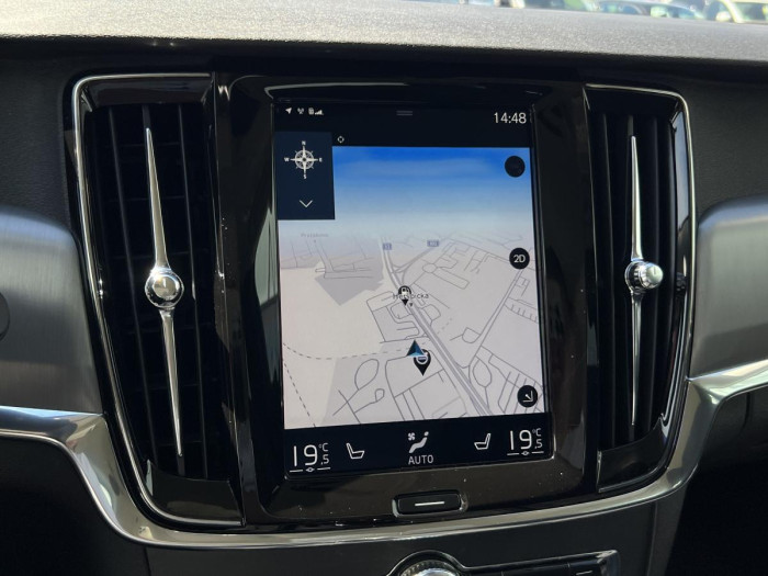 Volvo V90 D4 MOMENTUM POLESTAR Aut CZ 2.0 d Momentum