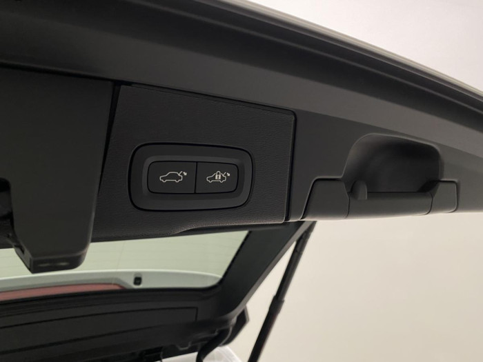 Volvo XC60 B4 AWD AUT DARK ULTIMATE