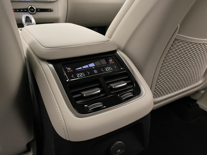Volvo XC90 T8 AWD RECHARGE BRIGHT PLUS 7m